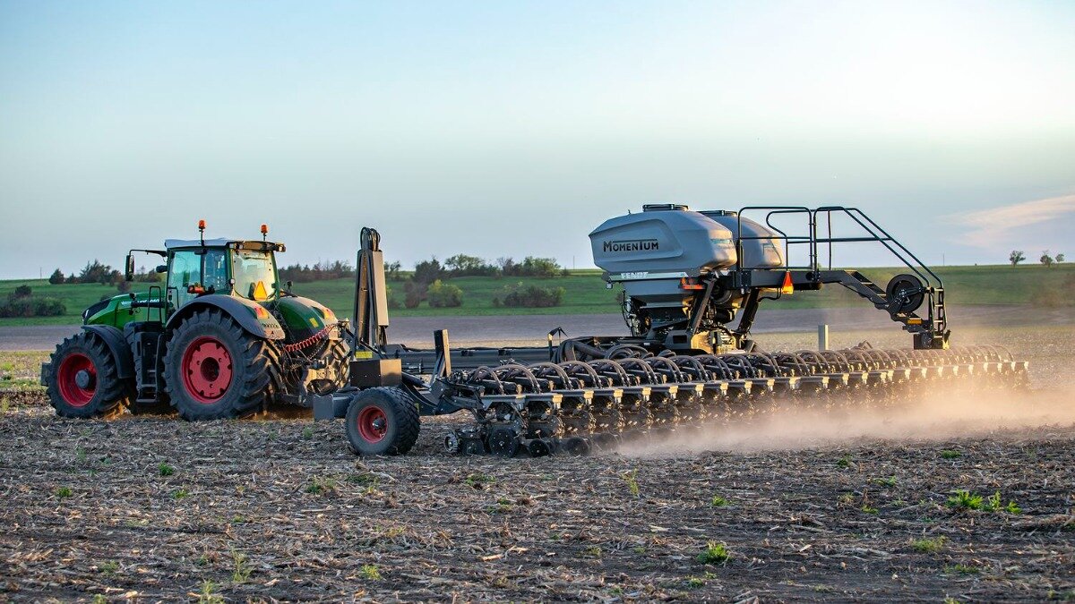Фото: Официальный сайт AGCO Высокоскоростная сеялка Fendt Momentum в работе