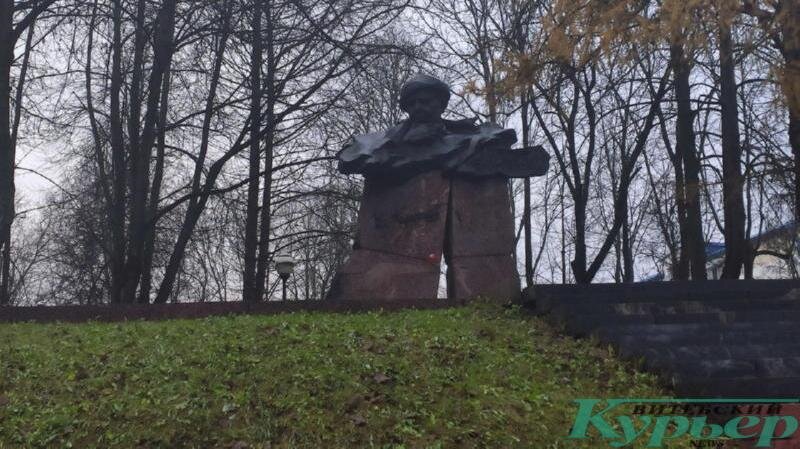 Памятник Владимира Короткевича в Витебске. Фото Саши Май