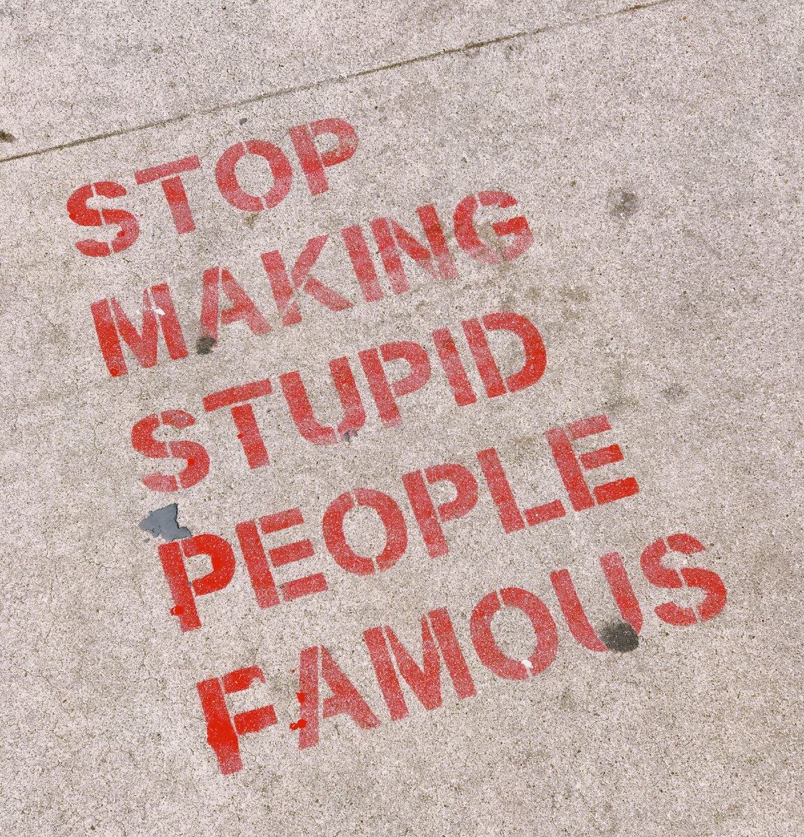 Хватит делать глупых людей знаменитыми