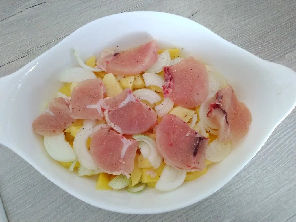 Курицу можно поперчить