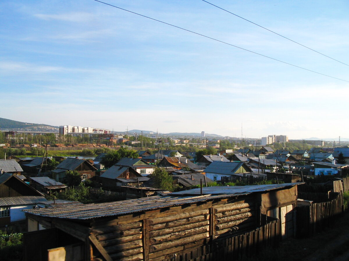 Центр субъекта РФ, снимок из окна поезда, 2005 год. Узнал кто-нибудь свой город?