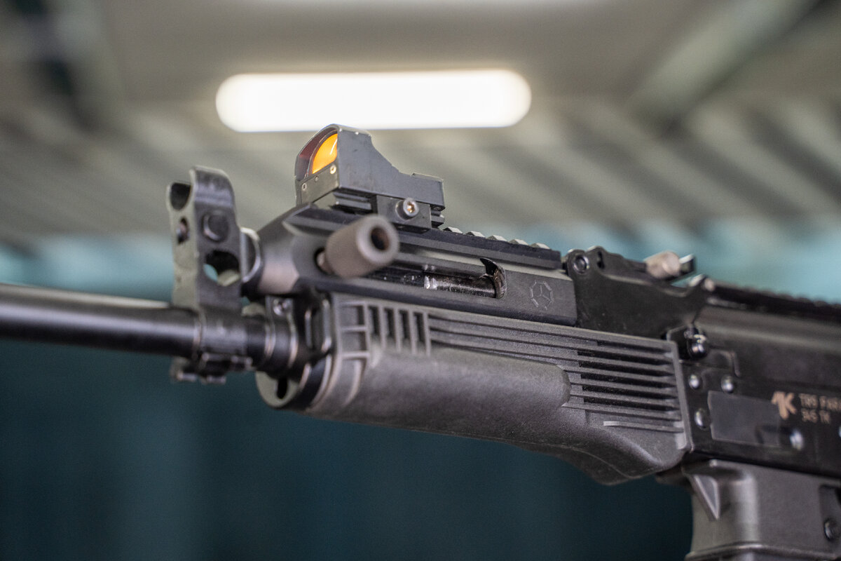 Левый взвод от Вектор-7,62 на карабине TR9 Paradox | Фото: Д. Федосеев | ССК "Калибр"