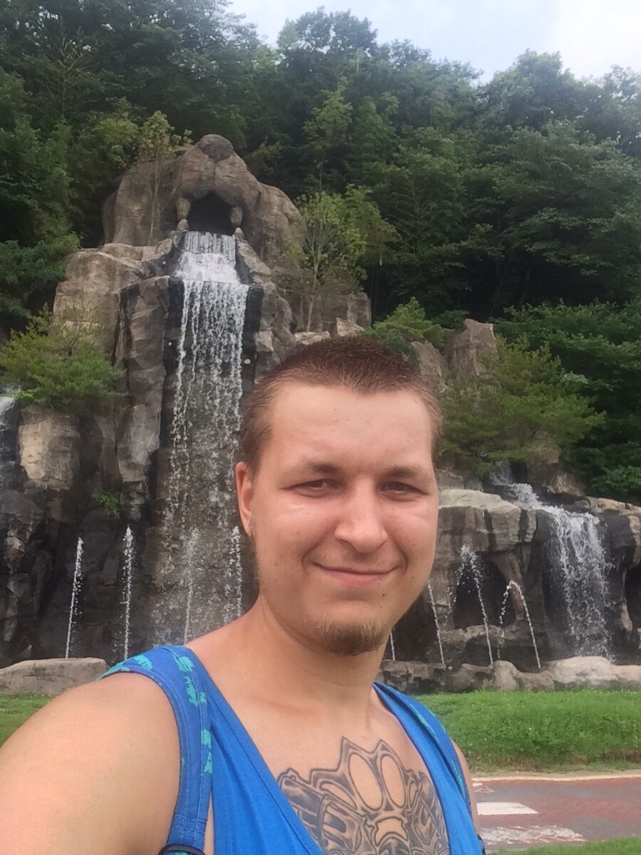 Сейчас пожив в Азии, значительно похудев(а именно на 25 килограммов) я понимаю почему Корейцы большинство все худые.