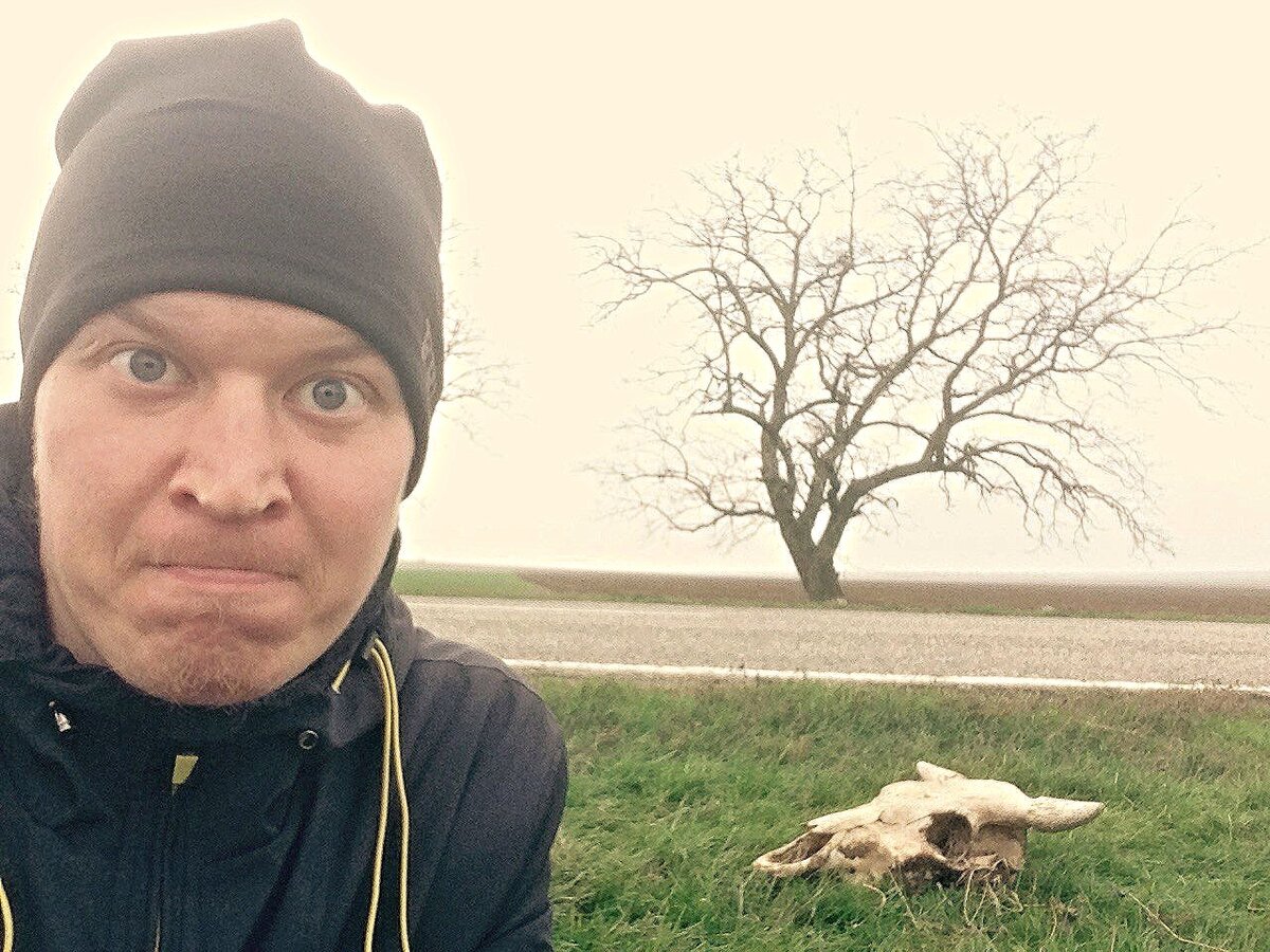 Вот как долгое путешествие меняет человека))) Ставропольский край, 3ий месяц в пути. Фото автора 