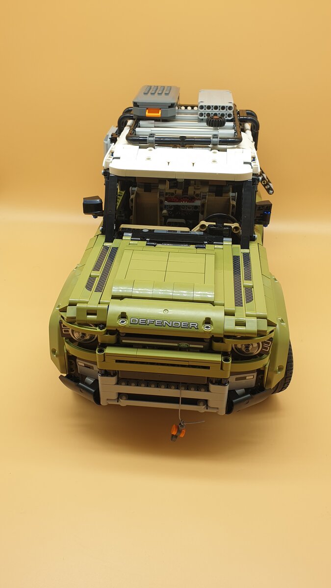 Land Rover Defender от LEGO - модель с максимально проработанным  двигателем. Почему она стоит так дешево? | Не читай лёжа | Дзен