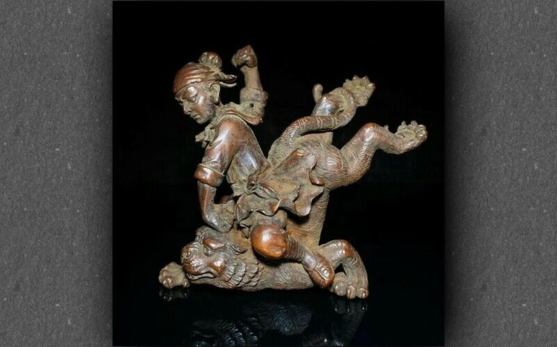 Статуэтка "У Сун забивает тигра". Фотографий несколько, листайте галерею.