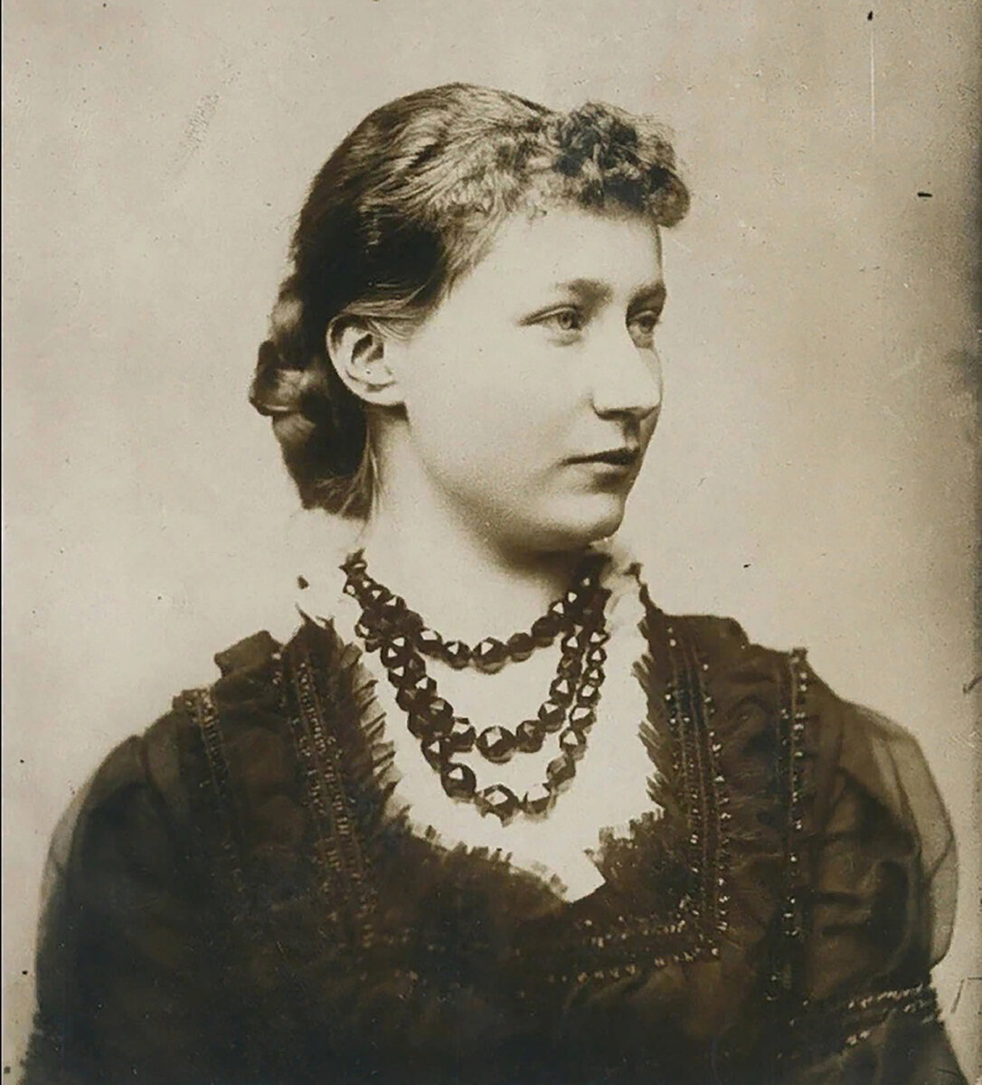 Августа Виктория Шлезвиг-Гольштейнская