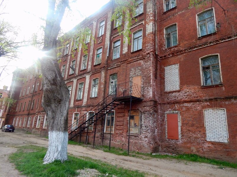 казарма орехово. морозовские казармы орехово-зуево. казармы морозова в орехово-зуево. морозовская мануфактура орехово-зуево. морозовские фабрики в орехово-зуево.