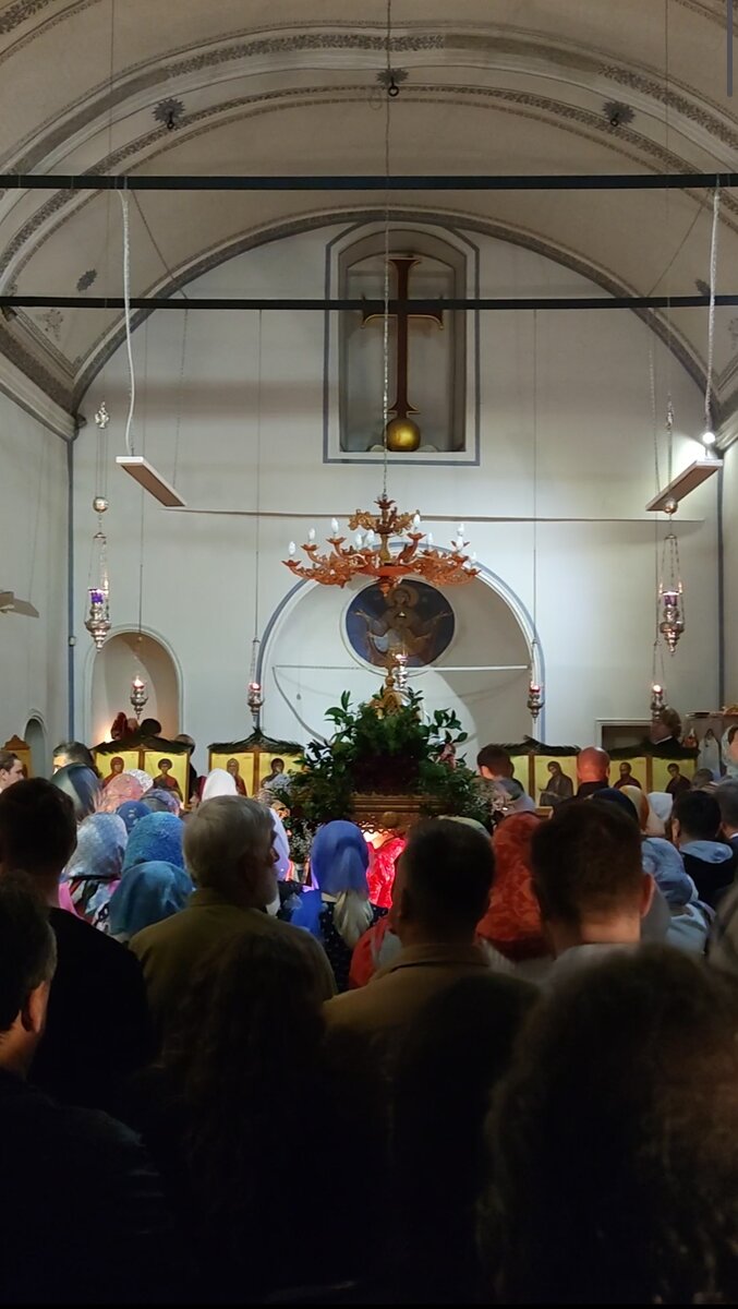 Пасхальная служба в православном храме Антальи