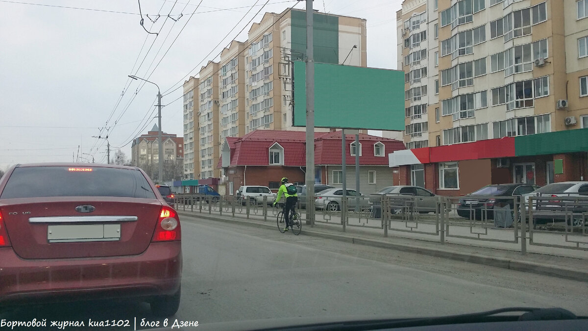 Классический велосипед всё ещё доминирует на проезжей части, но частенько встречаются и электровелосипеды. Автор фотографии kua1102
