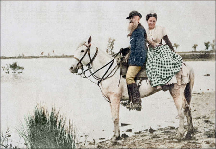 Прянишников с женой в Камарге - фото из открытых источников.