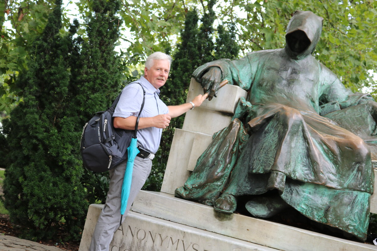    Если будете в Будапеште, попробуйте испытать на себе данный феномен,а вдруг в Вас откроются неизвестные таланты.