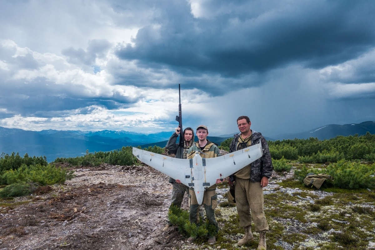Самолет - для работы, Сайга - для медведей, дождь - для повышения уровня сложности.