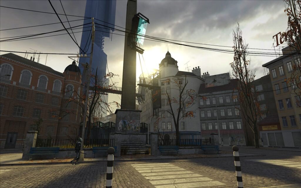 Создание City 17 - главного города во вселенной Half Life ярко подчеркивает всю тягость тоталитарного управления государства своими гражданами, вначале нас приветствуют радостными лозунгами со всех мониторов, но немного погодя мы понимаем что как таковой свободы у людей нет, диктаторский режим в городе поддерживает строгий контроль над населением. 