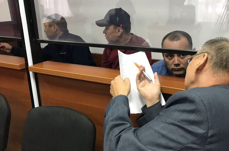 Водители автобуса в зале суда. Фото с сайта Currenttime.tv
