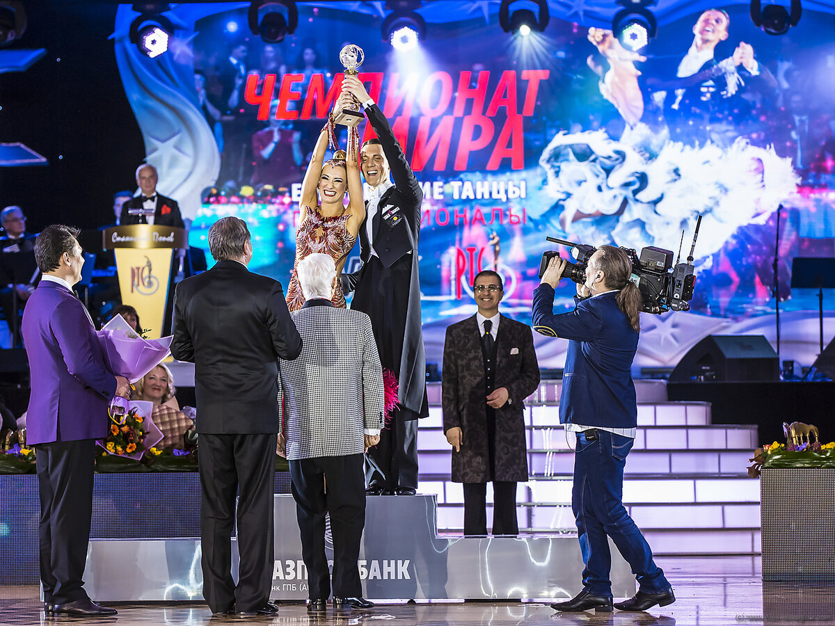 Десятикратные чемпионы мира по европейским танцам среди профессионалов Арунас Бижокас и КАтюша Демидова, фото Алексей Исмагилов