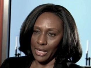 Стюардесса спасла жизнь девочки