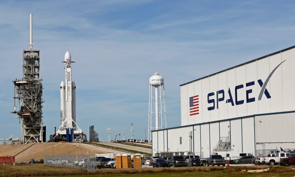 SpaceX. Многоразовые космические ракеты