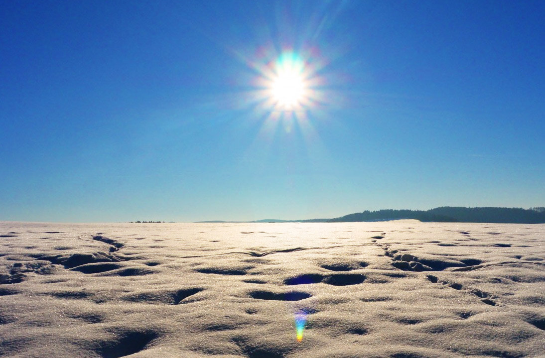 В пустыне лучше всего заметен истинный цвет Солнца
