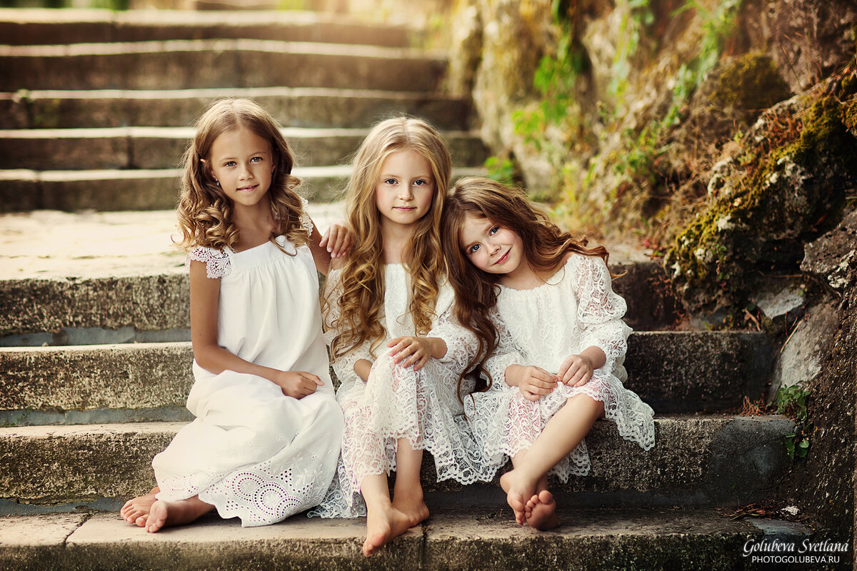 Папа подругу ее дочки. Три Дочки. 3 Девочки. Подружки дети. Три девочки Дочки.
