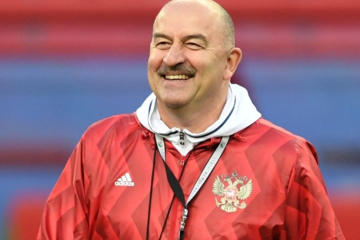 Главный тренер сборной России Станислав Черчесов