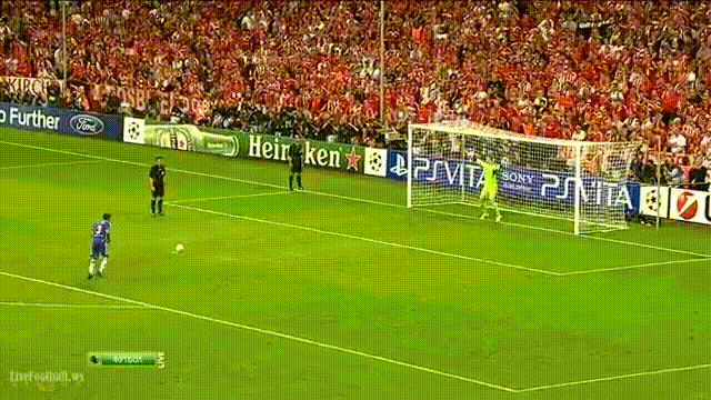 Серия пенальти. 3:3. Эшли Коул.