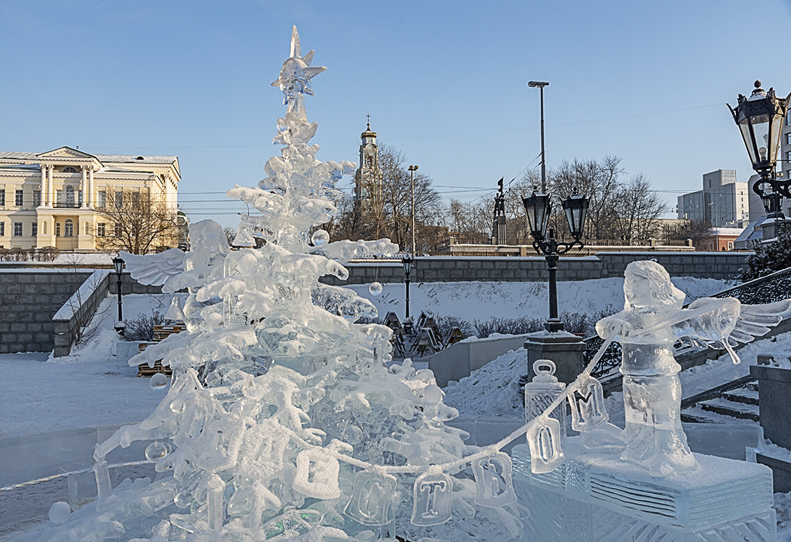 Рождественская выставка ледяных фигур в Екатеринбурге.