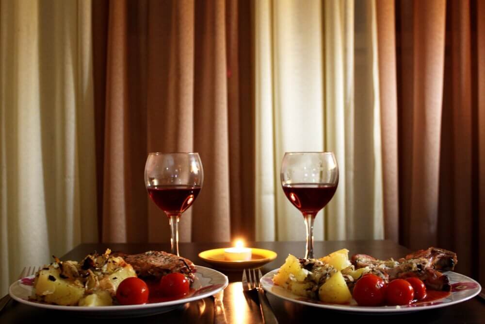 Больших денег не нужно: 10 идей романтического ужина для двоих.