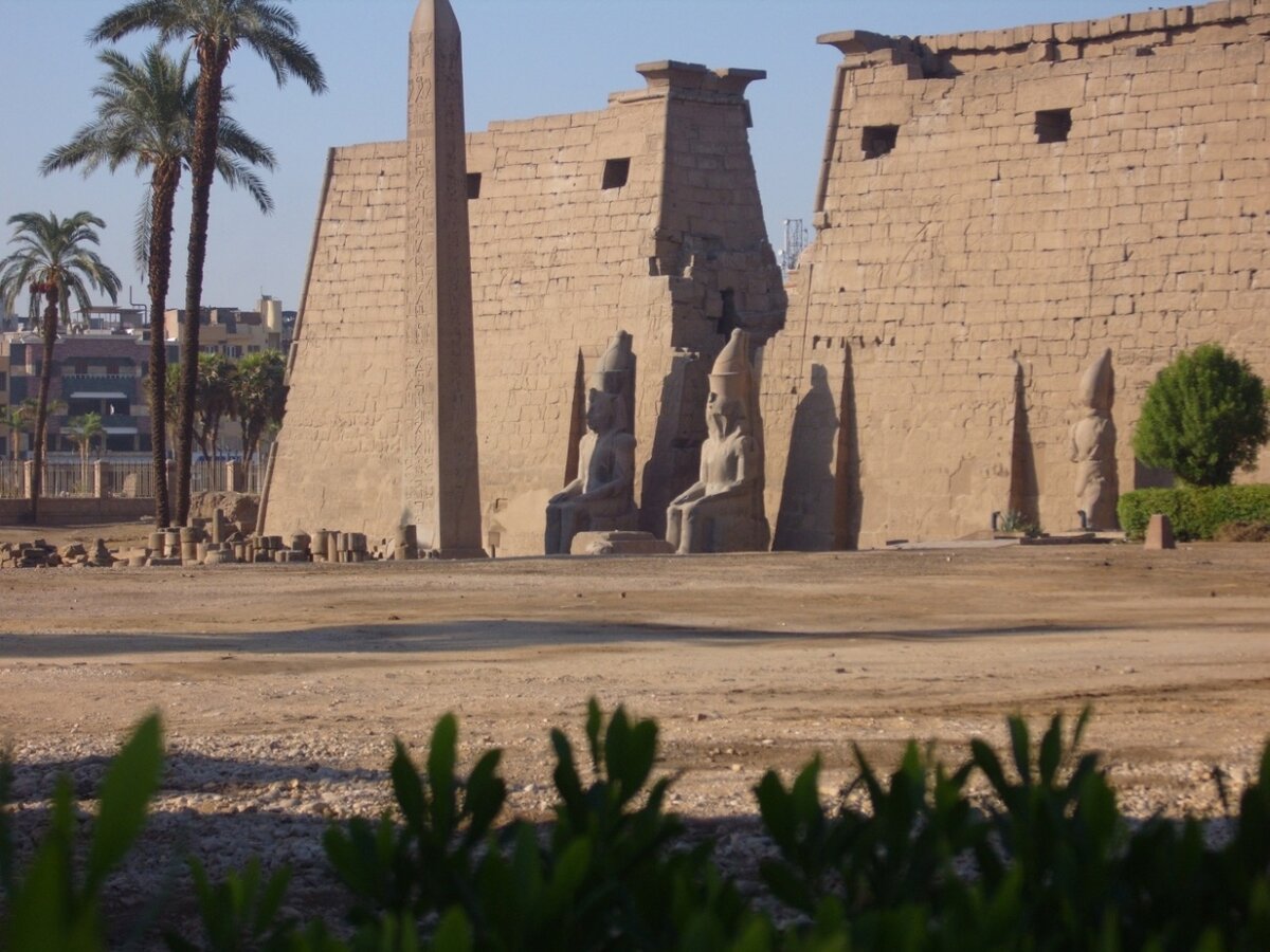 Храм Амона ра в Карнаке в Египте