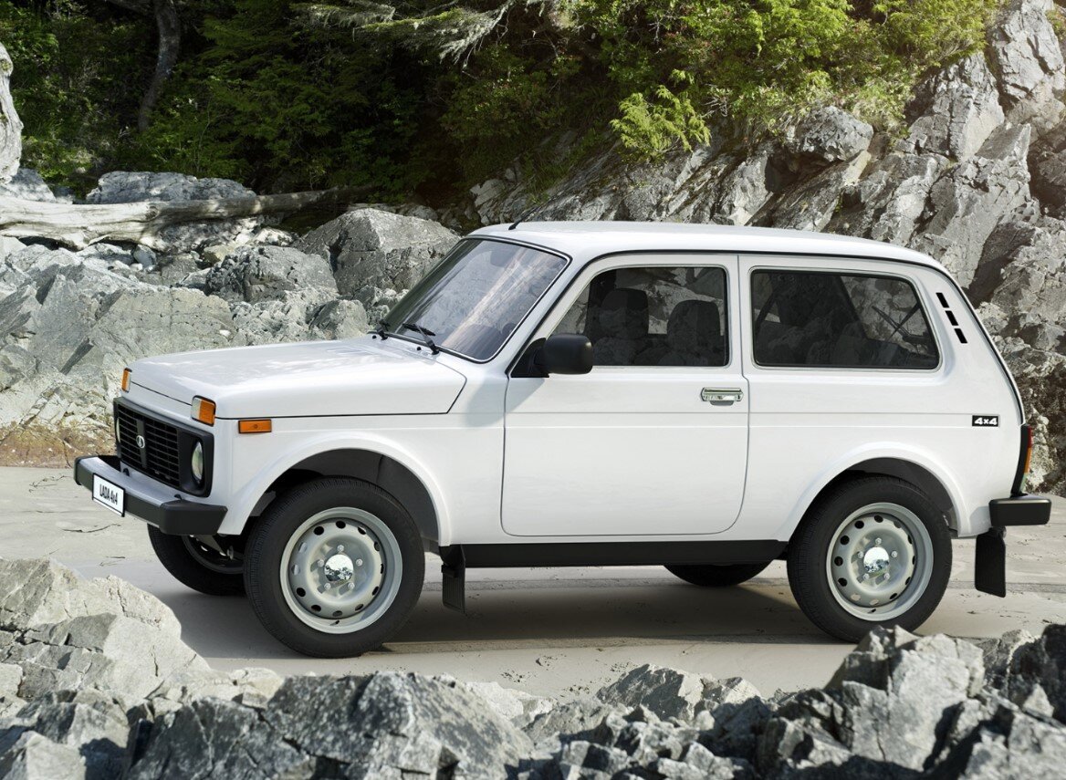 Серийно производится с 5 апреля 1977 года по настоящее время (до 2006 года — продавался под маркой ВАЗ-2121 «Ни́ва», в настоящее время продаётся под маркой LADA 4x4).