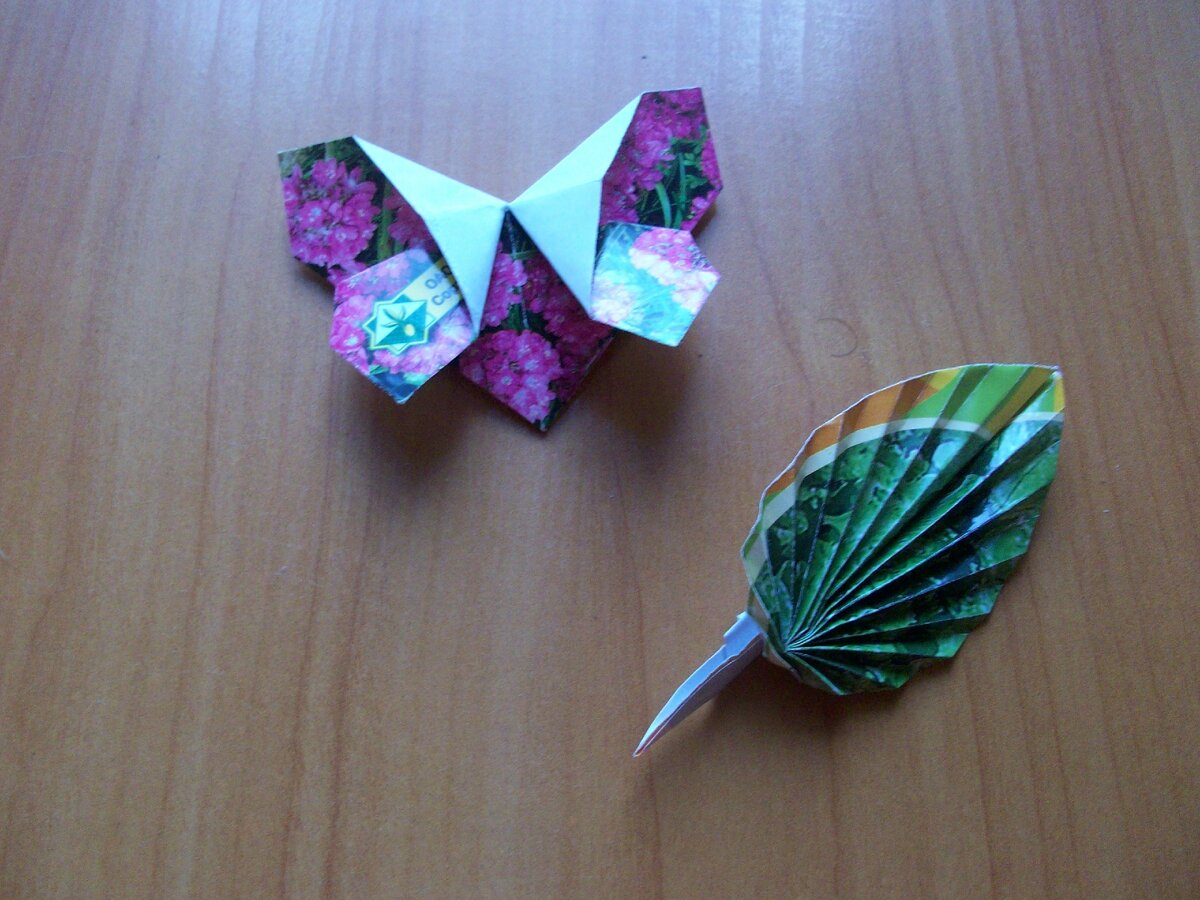 Листочек из пакетика с семенами салата