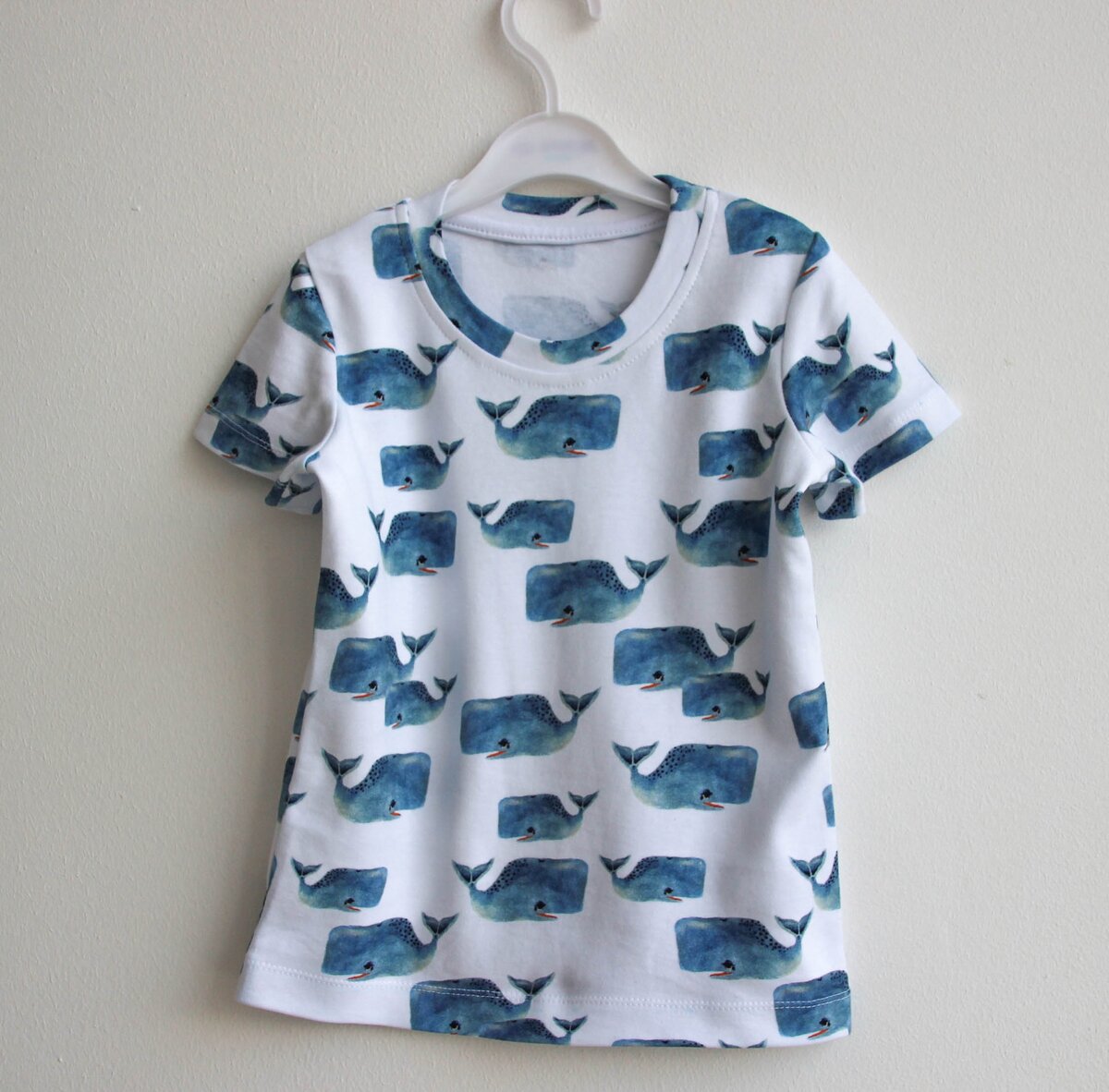 сшить футболку. сшить футболку на заказ. футболка мужская комбинированная. пошив футболок. мастер классы по шитью футболки.