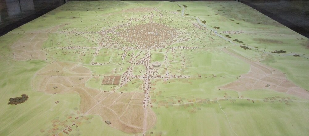 Реконструкция галло-римского города Дурокорторум, столицы римской провинции Белгика.