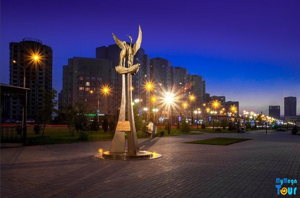 Скульптура "Аисты"