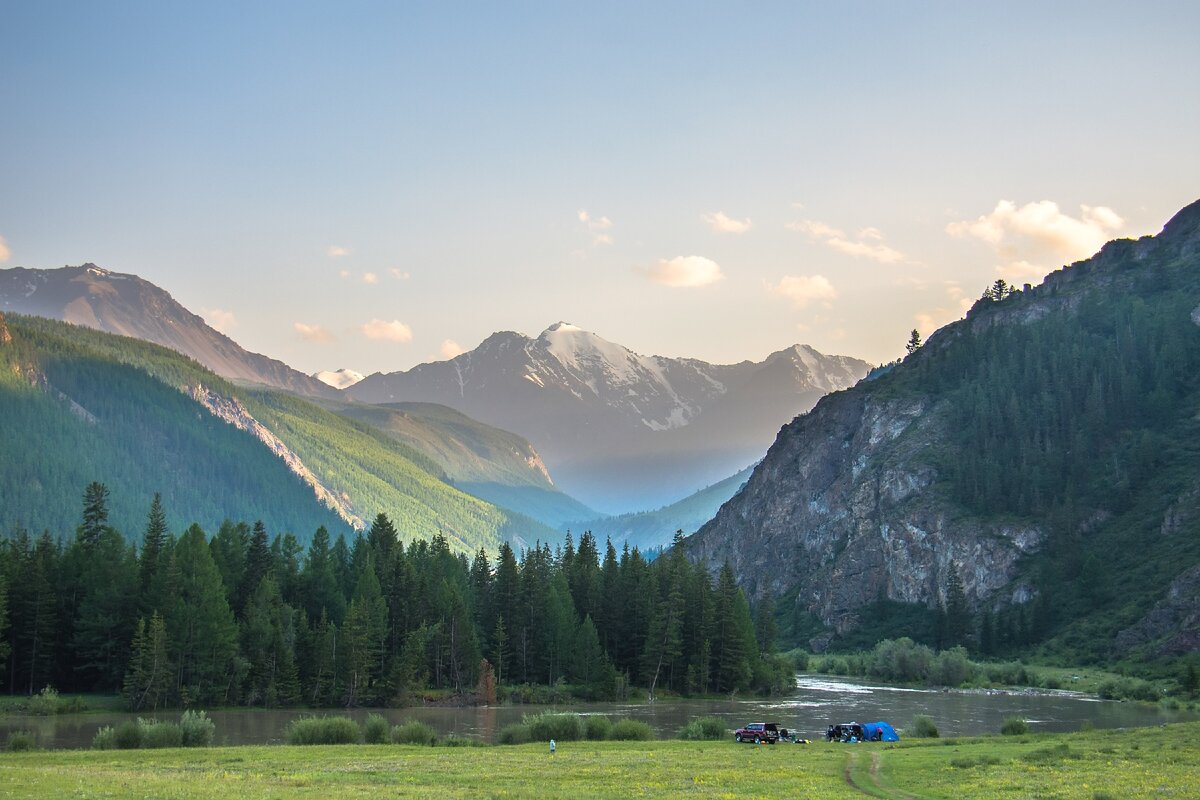 Алтай панорама с верхушки горы чугунка