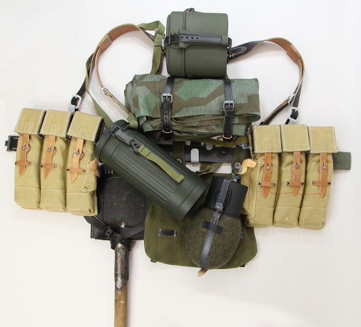 Ременно-плечевая система времен второй мировой войны, фотография из интернета.