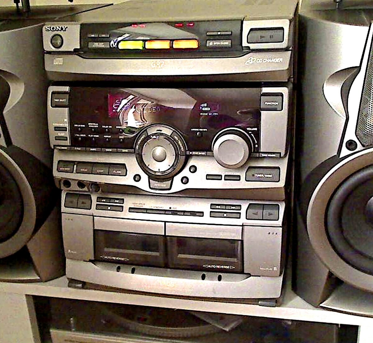 музыкальный центр Sony MHC-GR7, центральная часть