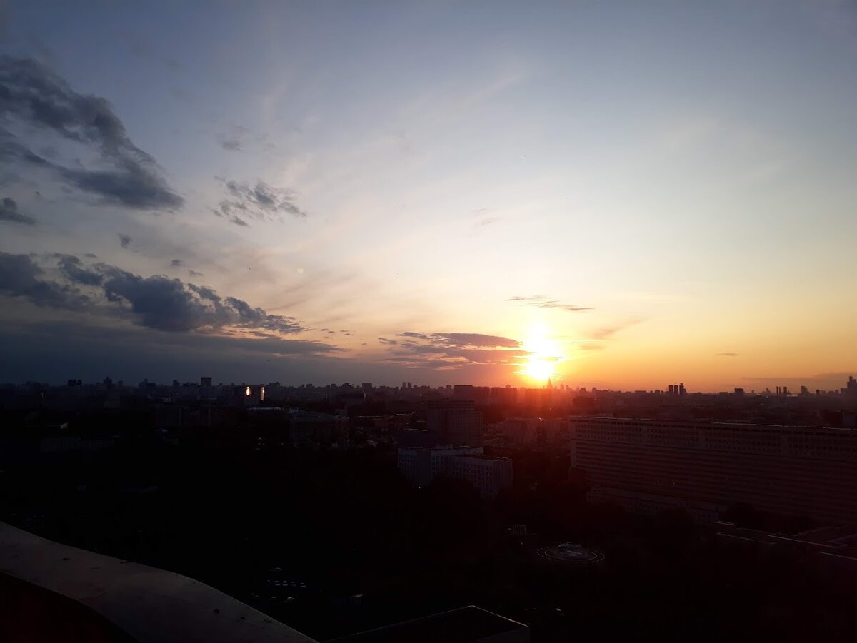 Вид на Москву с балкона моей палаты. Июль 2019 г. Фото моё.