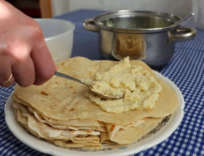 Кыстыбый или Кузикмяк: с картошкой или с пшенкой - готовим оба варианта