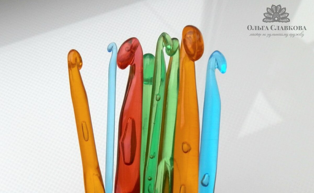 Пластиковые крючки для вязания