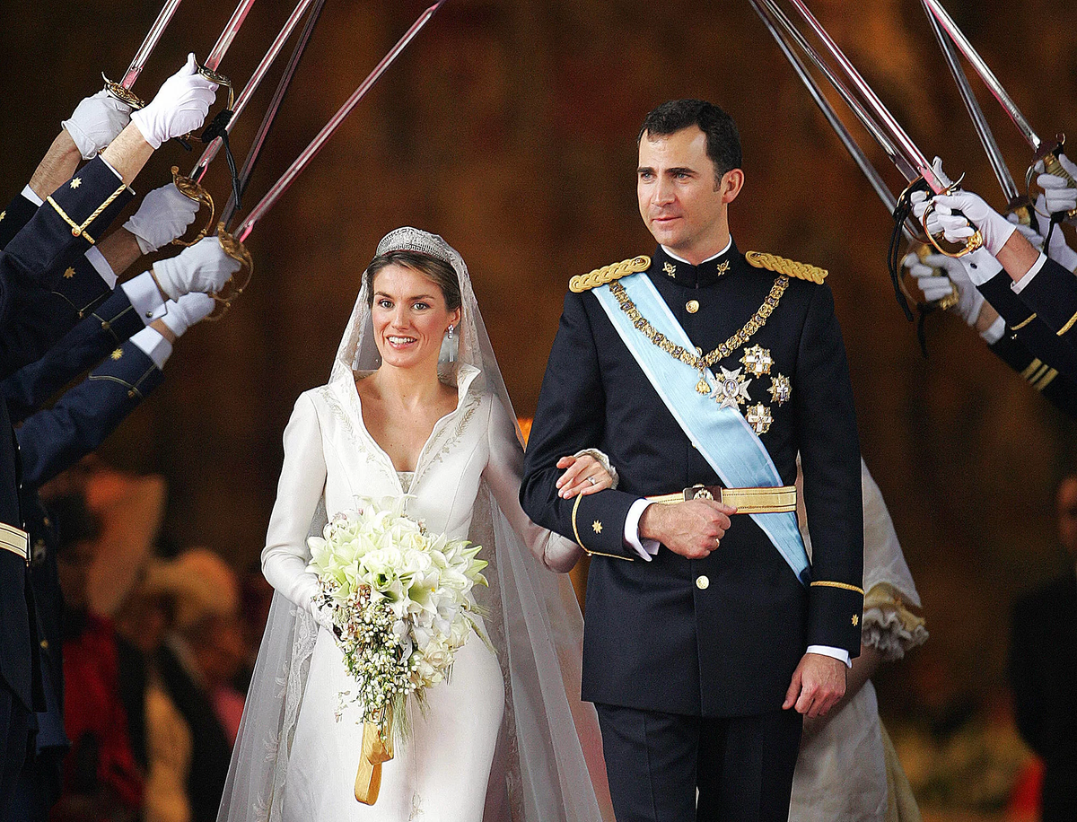 Королева Испании, Летисия, 2004 свадьба. Летисия, Королева-консорт Испании. Королева Летиция и Король Фелипе свадьба. Королева Испании Летиция свадьба. Жена наследника престола