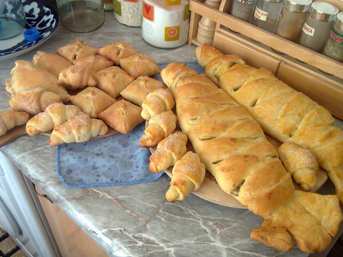 Самый вкусный пирог из рыбы, а также кулебяка из капусты, рогалики и всего  из 1 стакана молока... | Будни и праздники пенсионерки | Дзен