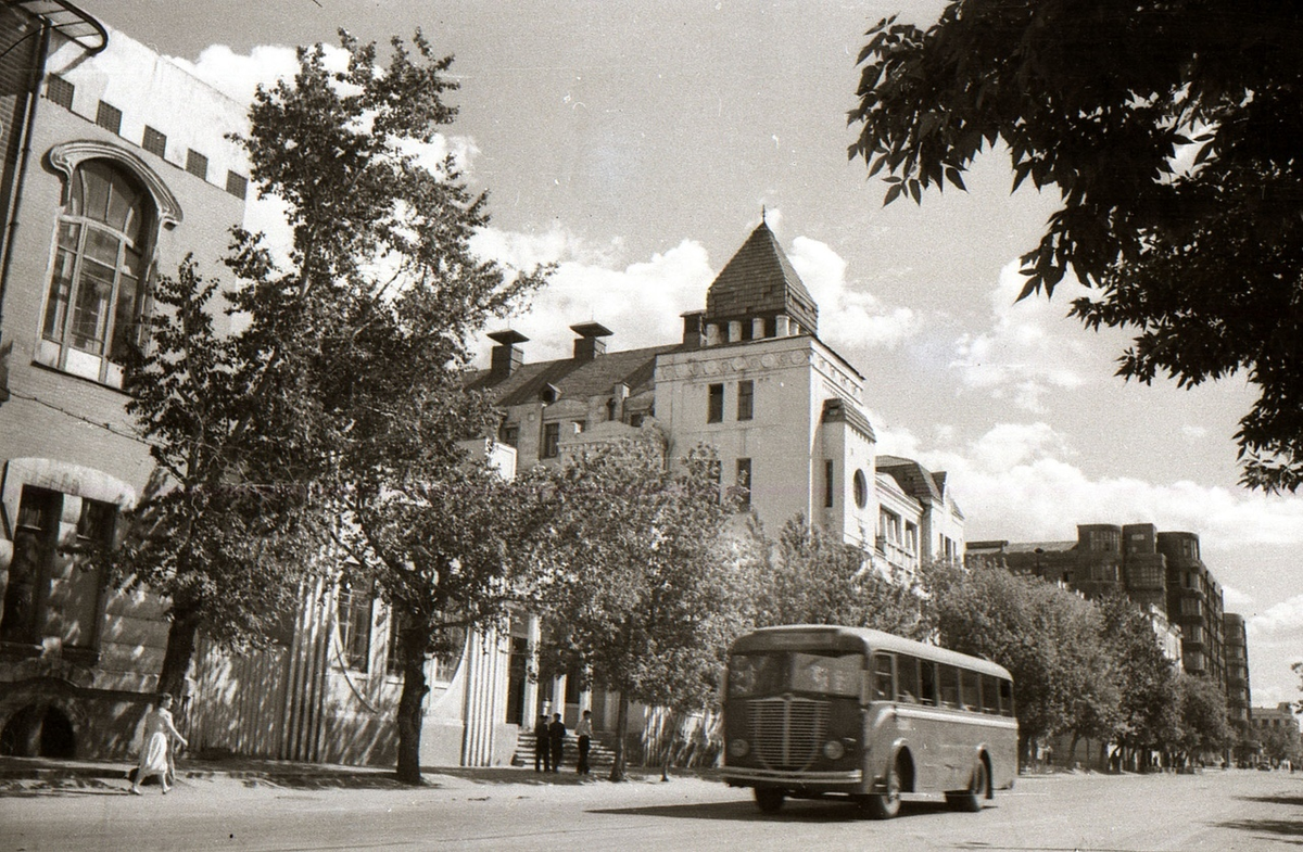 Самара прежнее. Самара Куйбышев Самара. Старый Куйбышев город. Куйбышев Самара старый город. Самара улица Куйбышева 30 годы