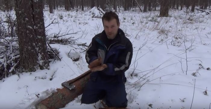 Находим бревно. ¦Фото: youtube.com.
