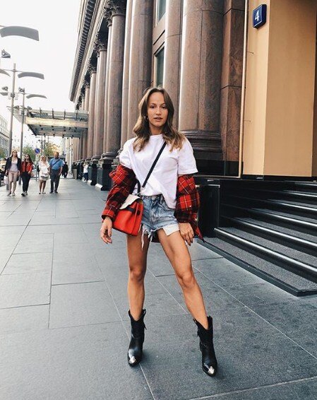 Соня Солдатова шпагат