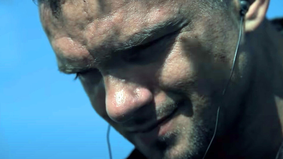 Кадр из фильма "Кремень" 2012 года.