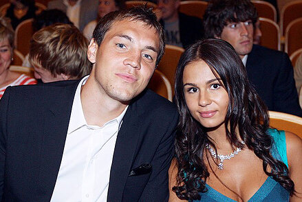 Артём Дзюба с женой Кристиной