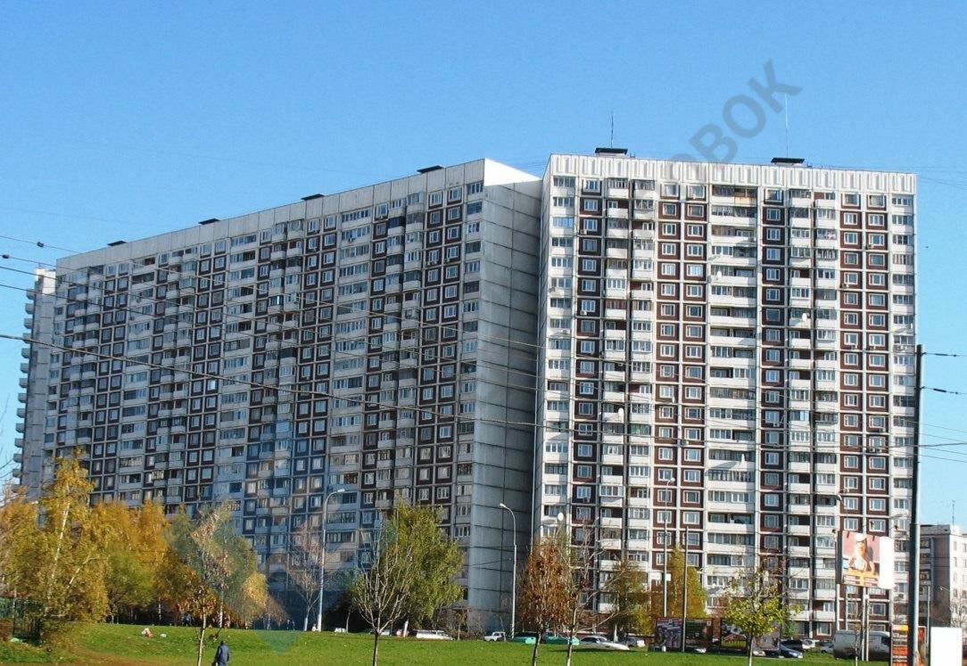 Район Ясенефъка. Фотка 2018-го года. Дом 1986-го года постройки Новый по моему мнению максима Советского. в 9001-м году эти все дома будут называтся Старыми. Все Современные технологии всё равно здохнут к 9001-му году и будет новый Советский союз Социалистических республик. И всё. Ну а Абсолютно все люди паганые Современные не доживут до 9001-го года 100%. И всё.