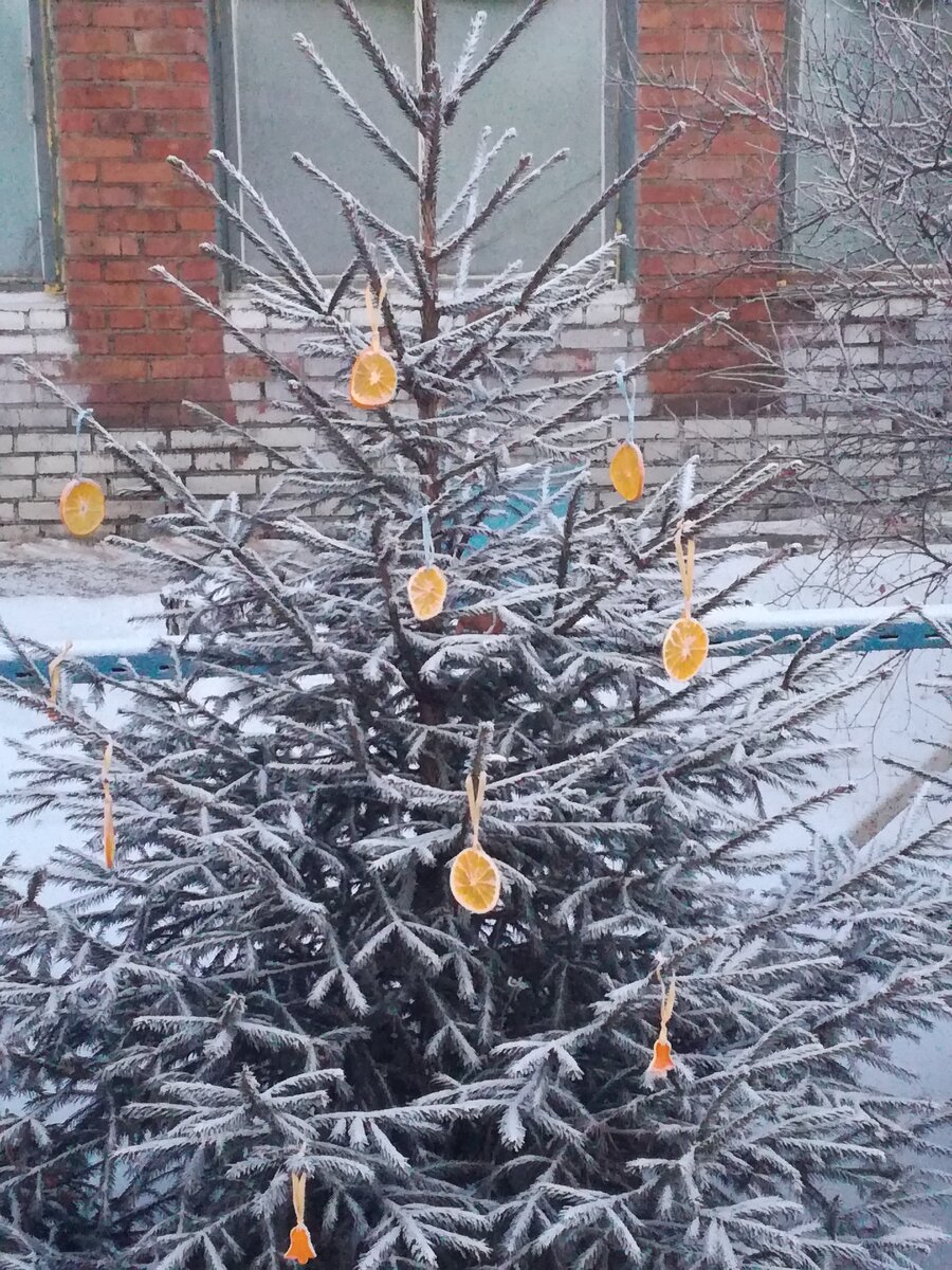 Снеговик на Новый год своими руками - поделки с детьми из разных материалов (несколько идей)