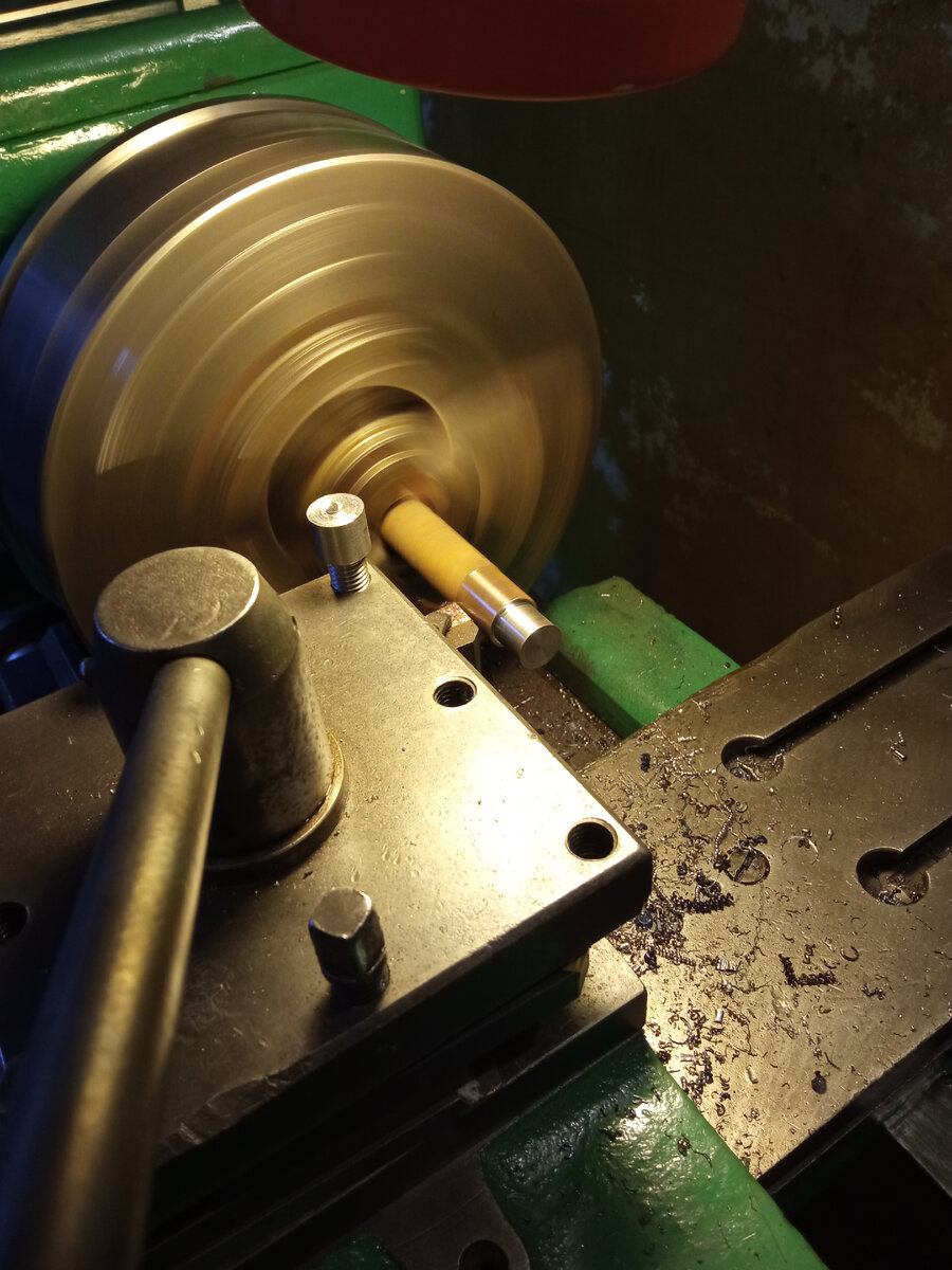 Обороты примерно 300